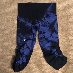 Lululemon Tie Dye In the Flow Crop Sz 4